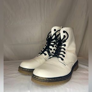 COPY Doc Martens 1460 White